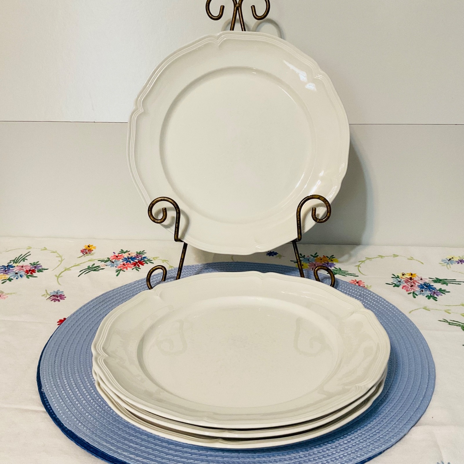 4 Villeroy & Boch Vitro Porcelain Dinner Plates Manoir  10 1/2