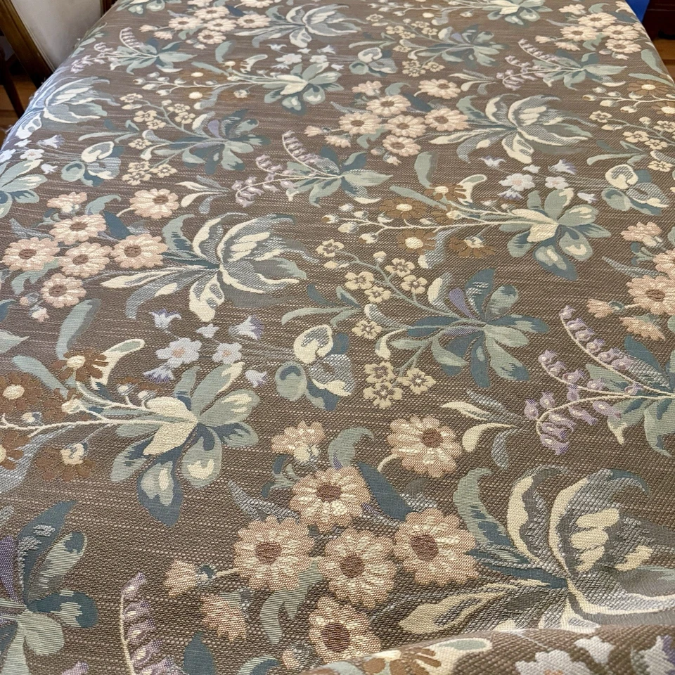 VTG Floral Jacquard Tapestry Heavy Upholstery Brown Fabric MCM Style 5.5 yd x 56 - Image 4 of 4