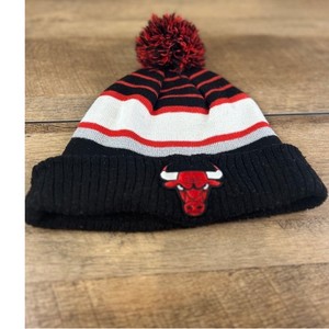New Era Chicago Bulls NBA Pom Beanie Hat Black Red White Striped
