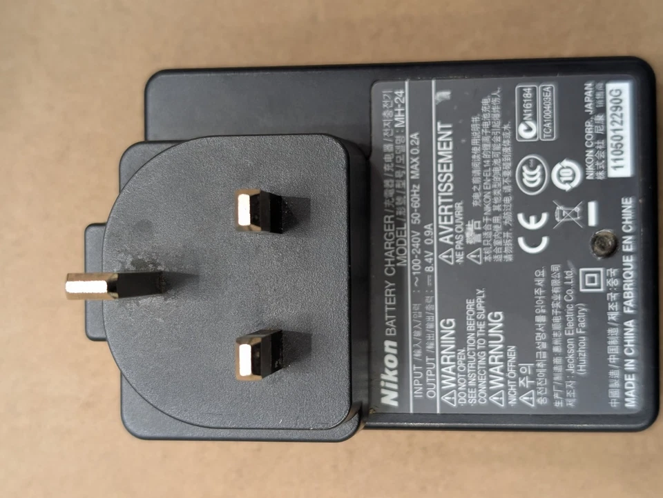 Nikon DSLR Camera D3100 with 55-200 Nikon lens - Image 4 of 4