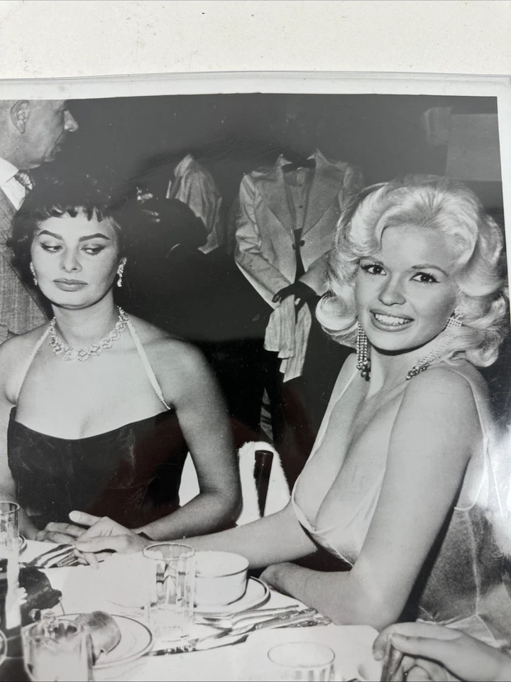 Jayne Mansfield and Sophia Loren 8 x 10 PHOTO Old Famous Photo - Image 2 of 3