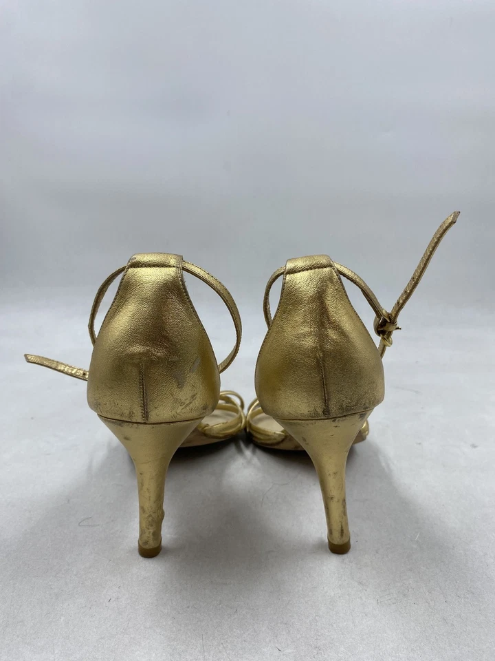 Tacón de aguja de cuero a cuadros dorados Burberry con tiras altas W 8,5 Foto 4 de 4