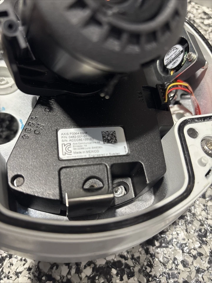 Lote de 12 cámaras domo fijas de red AXIS P3364-LVE 6 MM usadas Foto 4 de 4