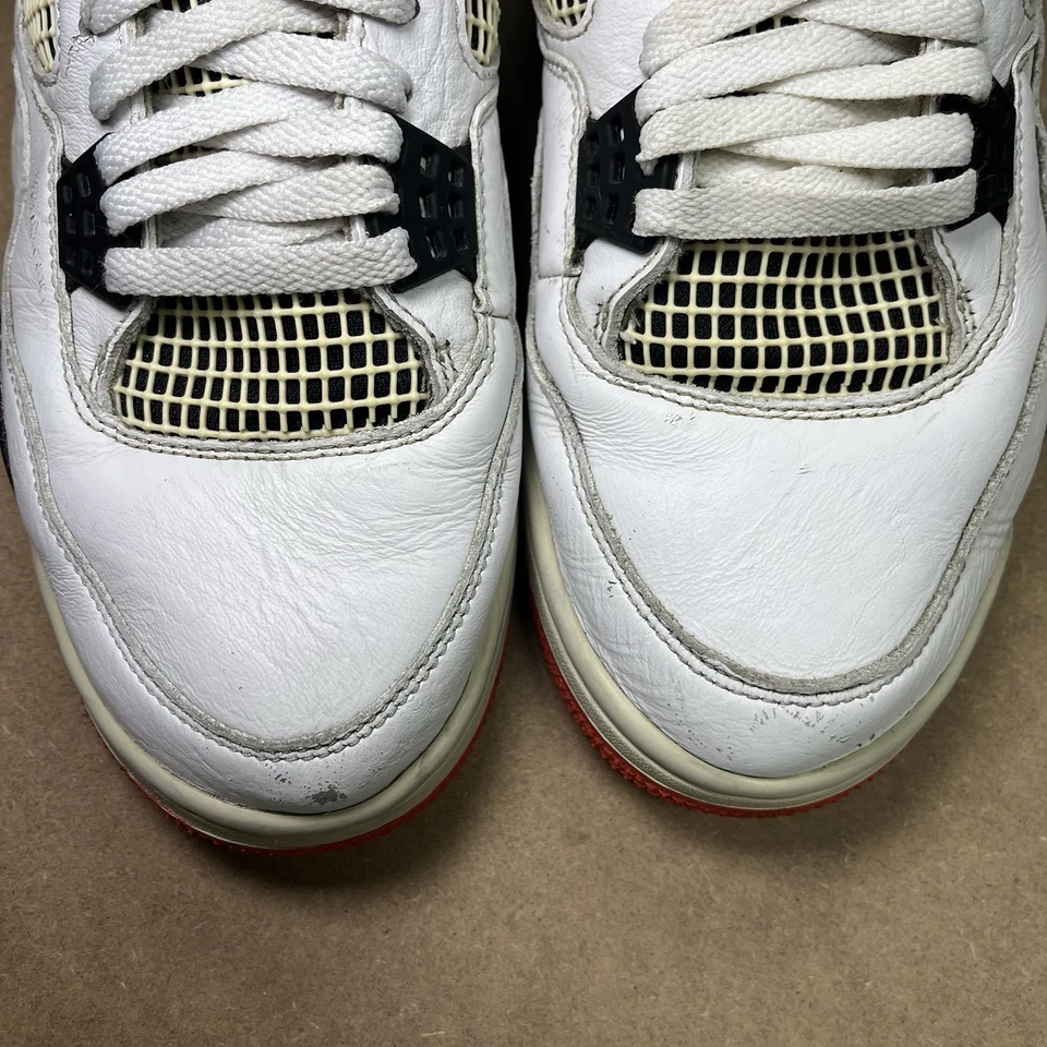 Talla 10.5 - Jordan 4 Retro Pale Citron, Bright Crimson 2019 Foto 4 de 4