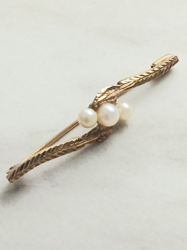 Vintage 9ct Gold Brooch with 3 Mounted Pearls Fully Hallmarked 9K Gold 2.1g