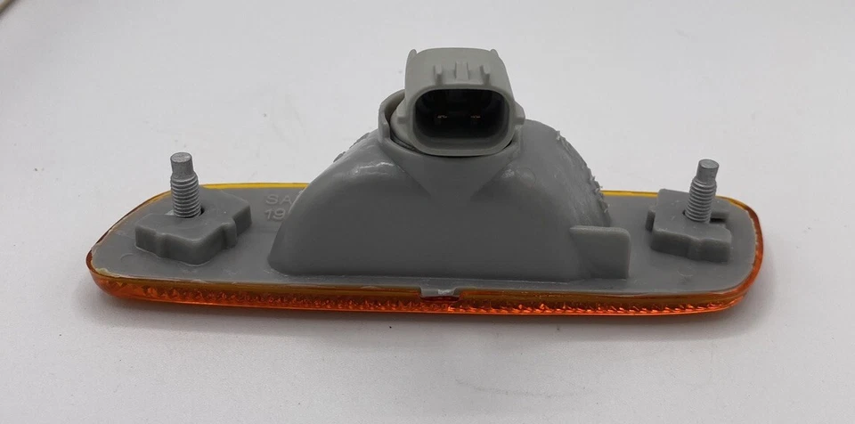 Marker Light Toyota Lexus Scion Front Passenger Side Eagle Eyes TY727-B000R Foto 4 de 4