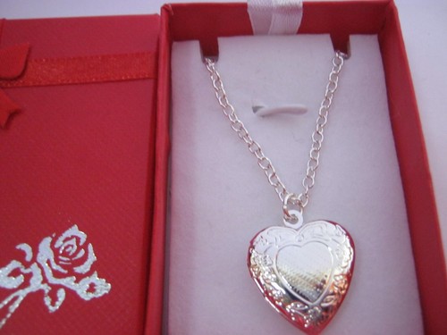 Childrens Heart Locket 14" Chain Girls Jewellery Xmas Stocking Filler Gift - Picture 6 of 7