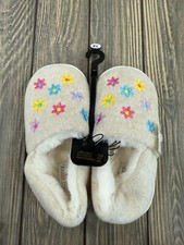 Girls XL 10/11 Embroidered Floral Ivory Slippers Plush Lining Non-Slip Sole