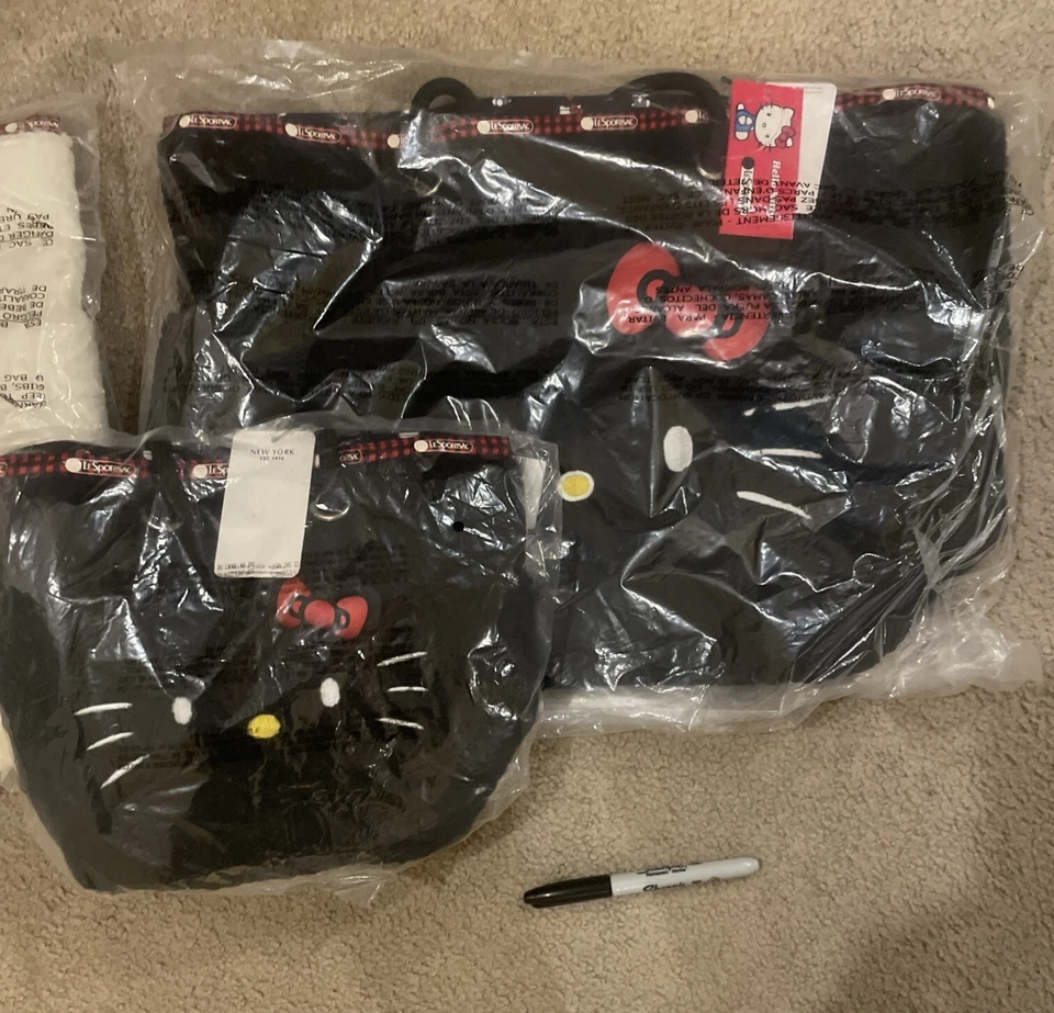 Bolso de Mano y Bolsas de Nylon Reversibles Lesportsac X Hello Kitty Edición Limitada - TODO STOCK Foto 3 de 4