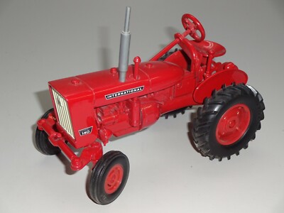 Ertl   Farmall 140  Traktor, Metall 1:16, neu, unbespielt, IHC Deering McCormick