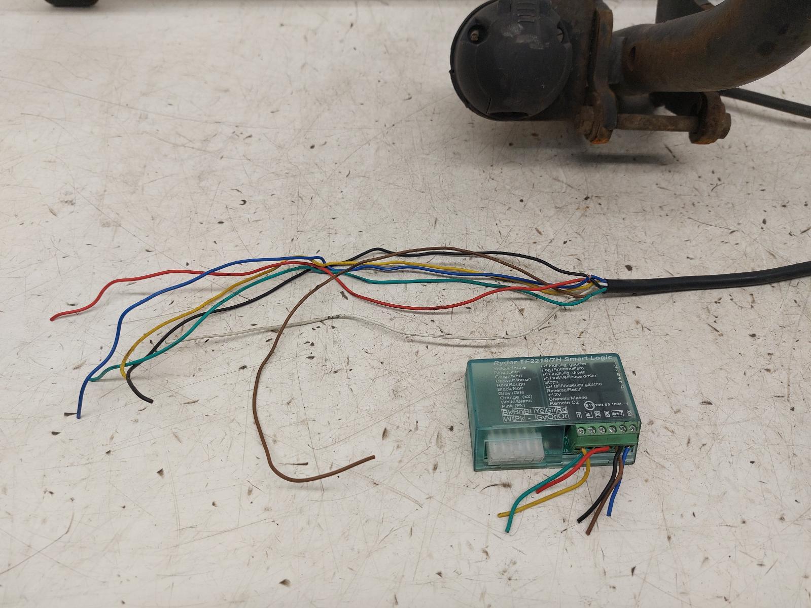 2010 VAUXHALL ZAFIRA MK2 B REAR TOWBAR TOW BAR WITH ELECTRICS AND