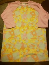 LuLaRoe Size 12 Sloan 3/4 sleeve shirt