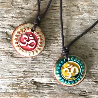 Om Aum Halskette Anhänger spiritueller Yoga Schmuck -Neclays- natürlich vegan - Bild 1 von 4