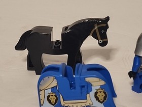 Lego Castle Minifigure King Lion Cape Crown Shield Horse Figure 70404 Mixed Lot