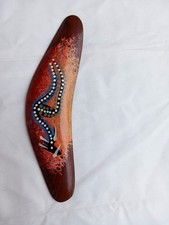 AUSTRALIAN ABORIGINAL DOT ART KANGEROO / NATIVE WOOD BOOMERANG SOUVENIR. 6 IN.