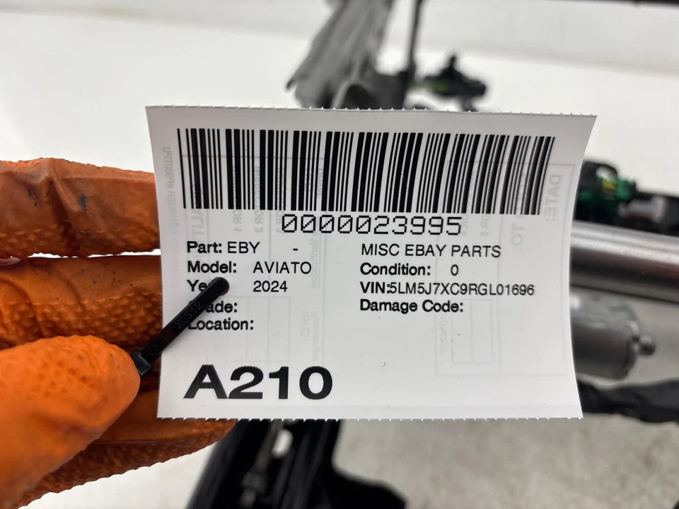 Marco de oruga inferior del asiento delantero izquierdo Lincoln Aviator 2020-2025 OEM L1MZ9961711D Foto 3 de 4