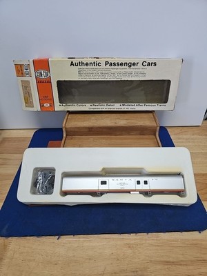 Con-Cor HO 72' Baggage Car.  Santa Fe.  1-1030 READ. 