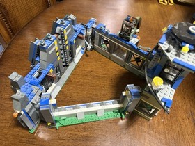 LEGO Jurassic World: Indominus Rex Breakout (75919) used no box or instructions 