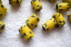 Twenty-six (26) Yellow-eye African Venitian Glass Beads (Circa 1810) — photo 2