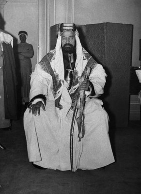 Sheikh Salman Bin Hamad Al Khalifa I the ruler of Bahrain circa 1945 Old Photo 1