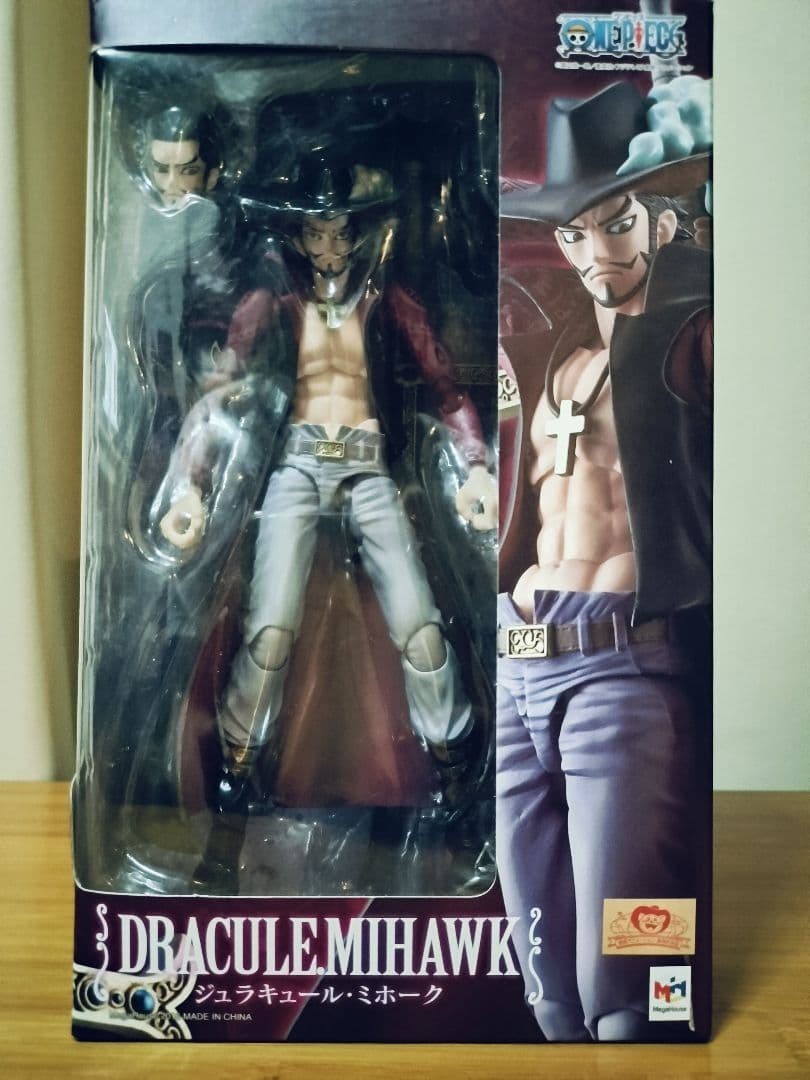 Variable Action Heroes One Piece Dracule Mihawk Figure MegaHouse usato