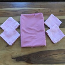 81 by 57 Oval Pink Tablecloth 4 Napkins
