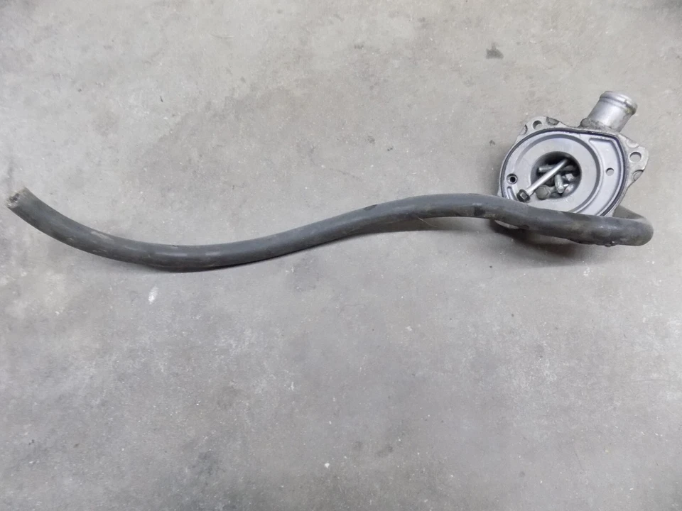 Honda CBR 600 F3I 1998 bomba de agua cubierta manguera CBR 600 Foto 3 de 4