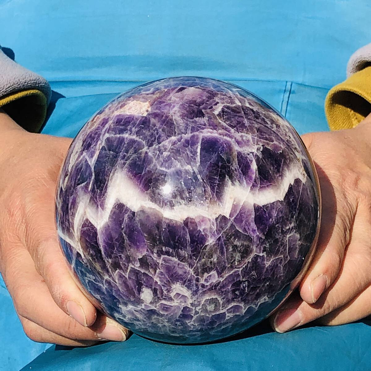 2080G Natural Amethyst Quartz Crystal Sphere Ball for Healing and Meditation