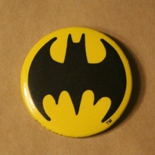 Batman Vintage 1980's Black & Yellow 1989 Bat Signal Logo Button Pin Pinback