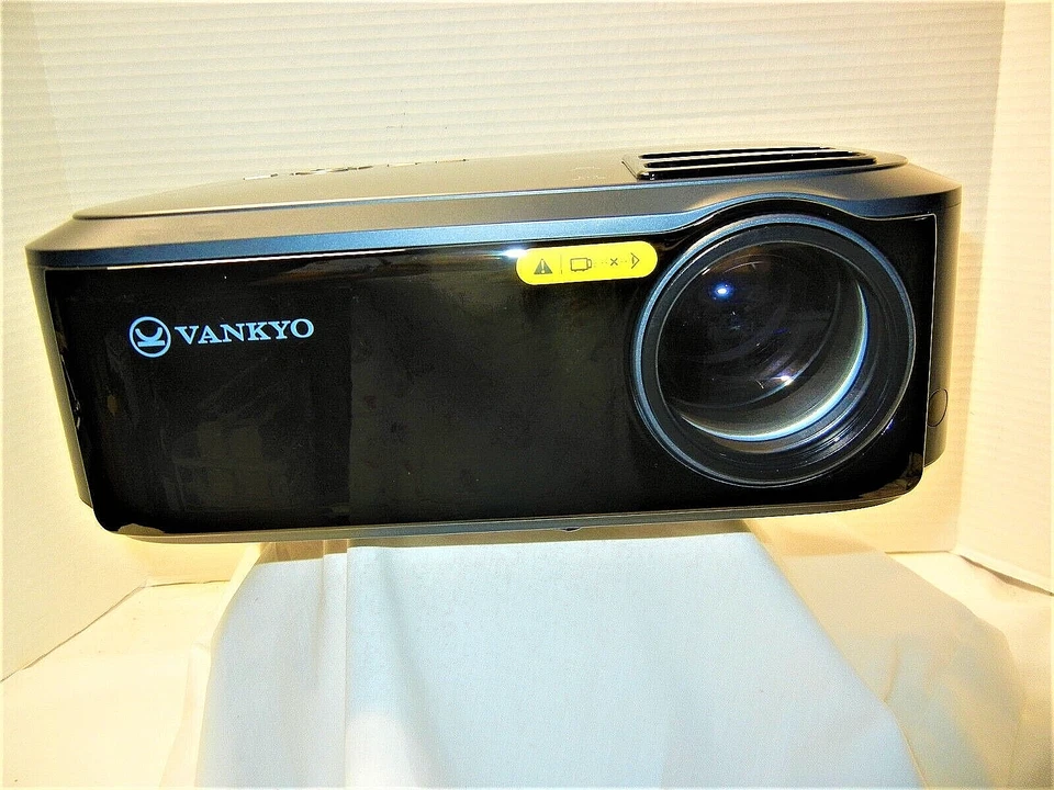 VANKYO Performance V620 Full HD 1080p Projector HOME THEATER Carry Case - Image 2 of 4