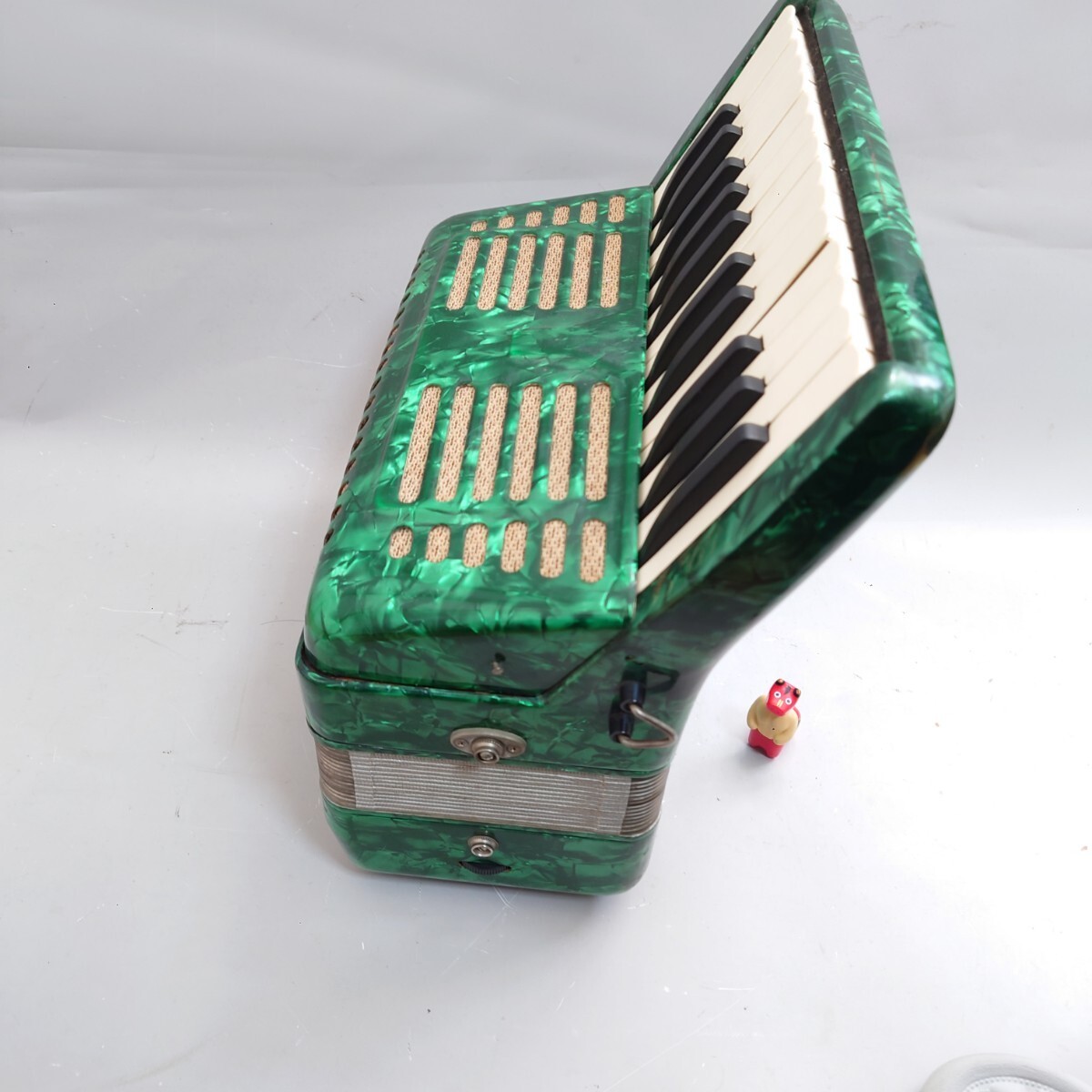Yamaha Accordion Part 8905 25 Keys 12 Bass green Needs