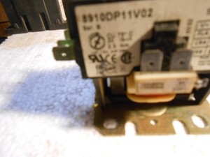 USED SQUARE D 8910DP11V02 RELAY