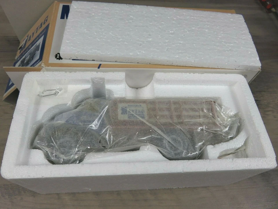 Camión de estacas diecast 1953 Maytag Ford COE primera marcha nuevo en caja raro Foto 4 de 4