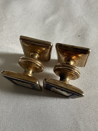 Coppia di gemelli Swank anni 60 con pietre blu vibranti che circondano tono oro A13 - Foto 7 di 8