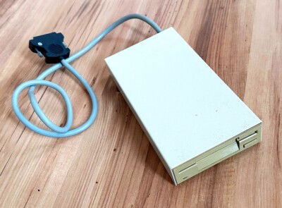 Commodore Amiga : externes Laufwerk   Funktionsgeprüft ! (zB. A500, A600, A1200)