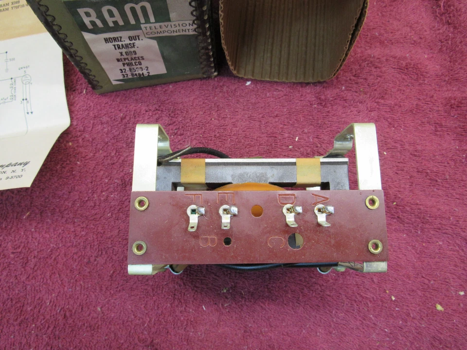 Transformador de salida horizontal vintage RAM X089 FLYBACK PHILCO TV 32-8589-2 Foto 4 de 4