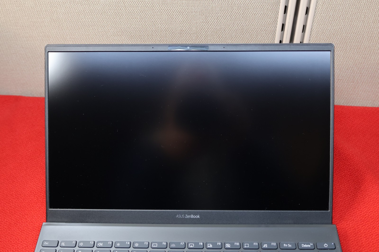 ASUS ZenBook 14, 14-Inch Laptop, with i7-1165G, Windows 11 Home