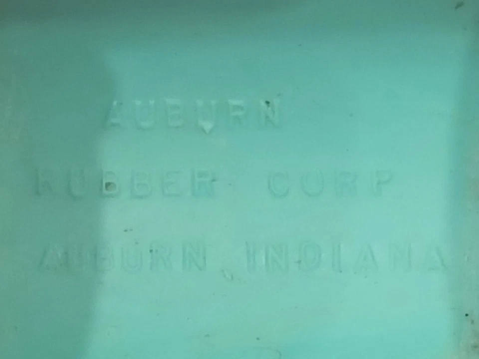 Auburn красный резиновый гоночный автомобиль с водителем #536 бирюзово-зеленый с черными колесами винтажный - Изображение 3 из 4