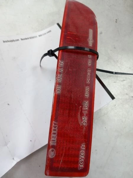 Scion XD 2012 1,8 L lado del pasajero parachoques trasero montado marcador lateral  Foto 2 de 4