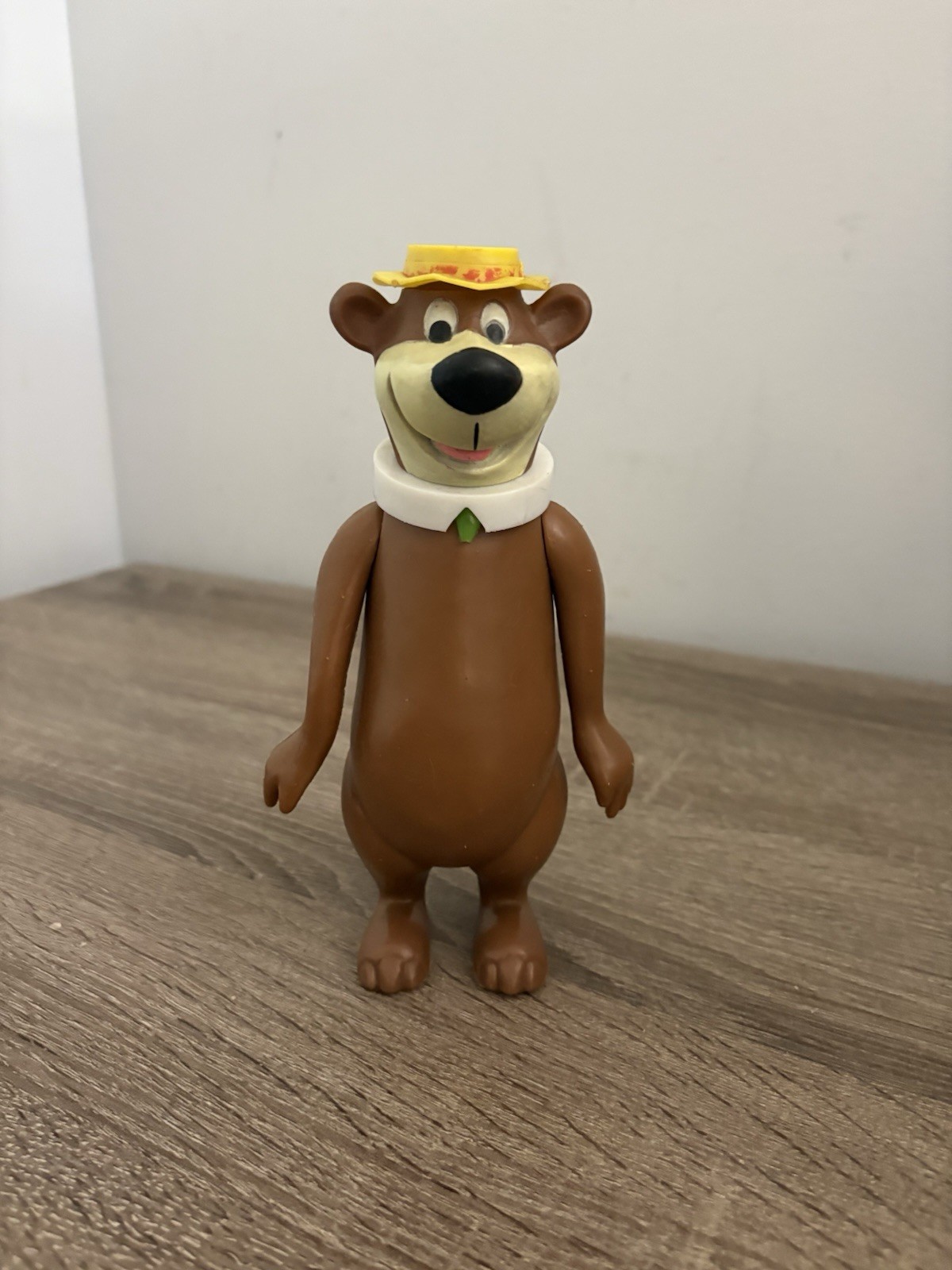 Vintage Yogi Bear 8" Figure R Dakin & Co - Hanna Barbera