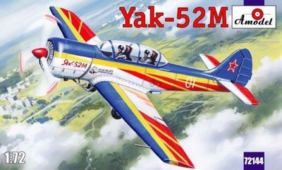 Yak-52M two-seat sporting aircraft / 1:72 - Amodel 72144