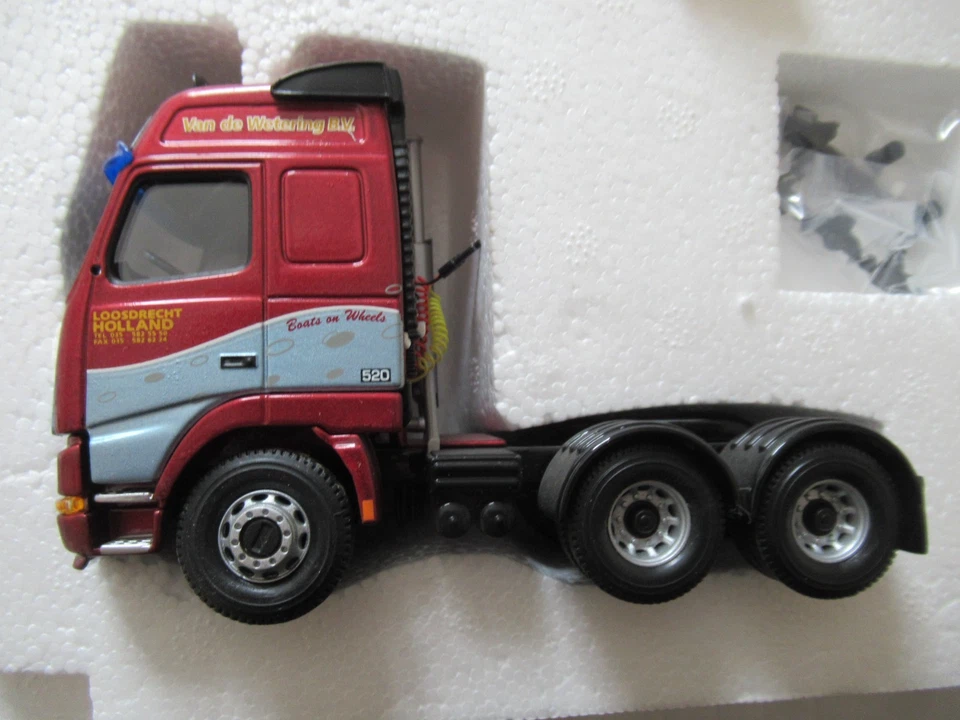 CORGI HEAVY HAULAGE VOLVO FH 2 AXLE LOW LOADER & BOAT LOAD SCALE 1:50 CC12413 - Image 2 of 4