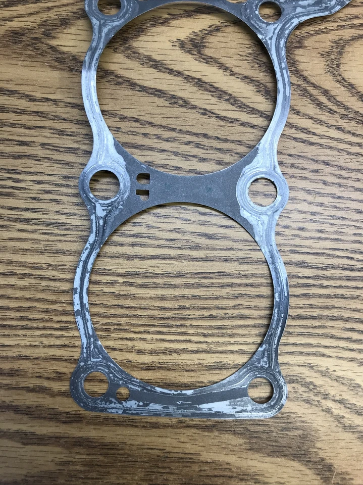 SUZUKI KATANA GSX750F 1998-2006, PIEZA JUNTA CILINDRO # 11241-27A04 Foto 3 de 4