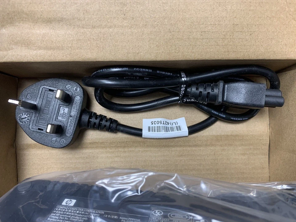 Adaptador de CA para HP, MSI, ASUS, TOSHIBA Y MUCHOS MÁS 19V 7,1A 5,5 MM 2,5 MM Foto 2 de 4