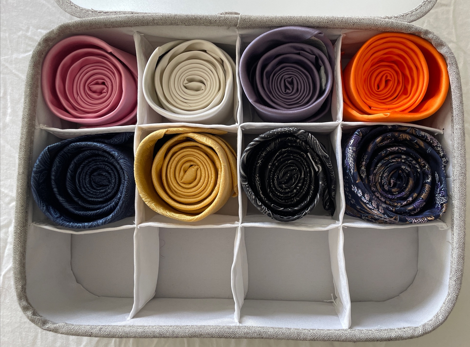 Eight Men's 100% Silk Name Brand Ties Collection … - image 10