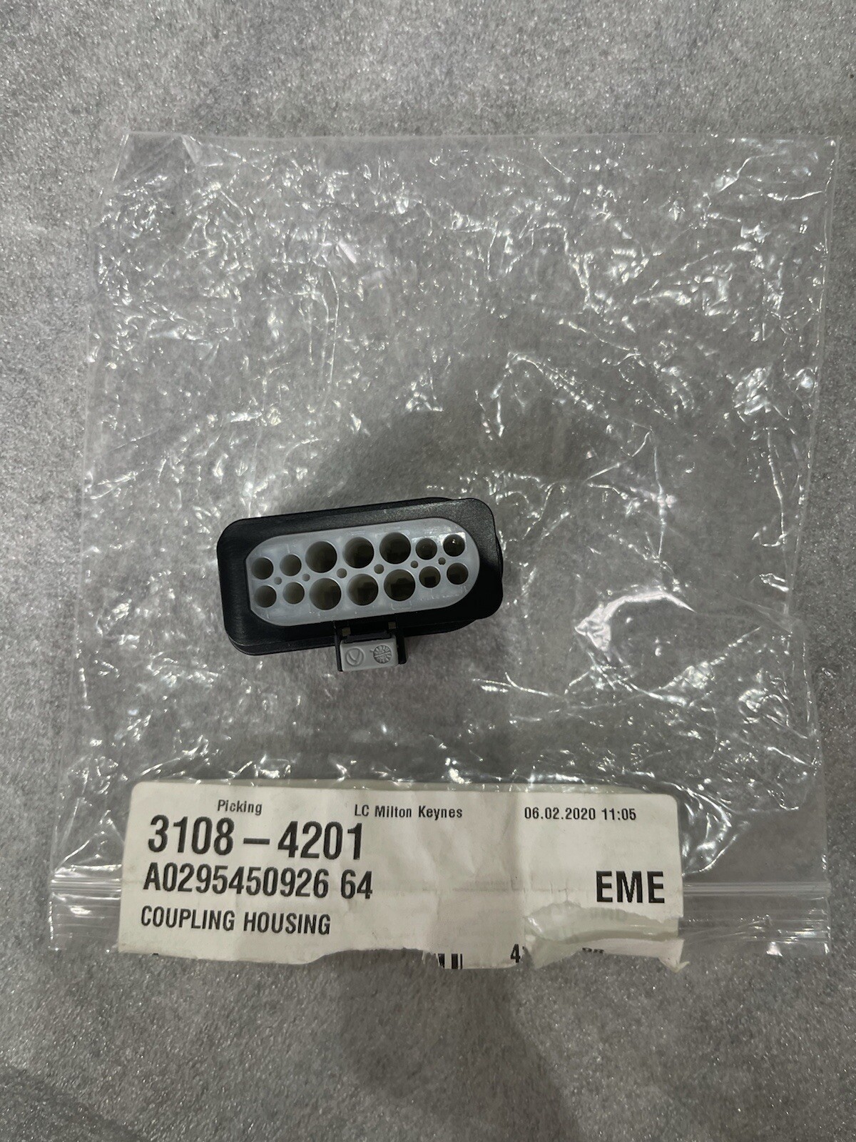 Mercedes-Benz Ml W166 Coupling Housing Plug Connector A0295450926 