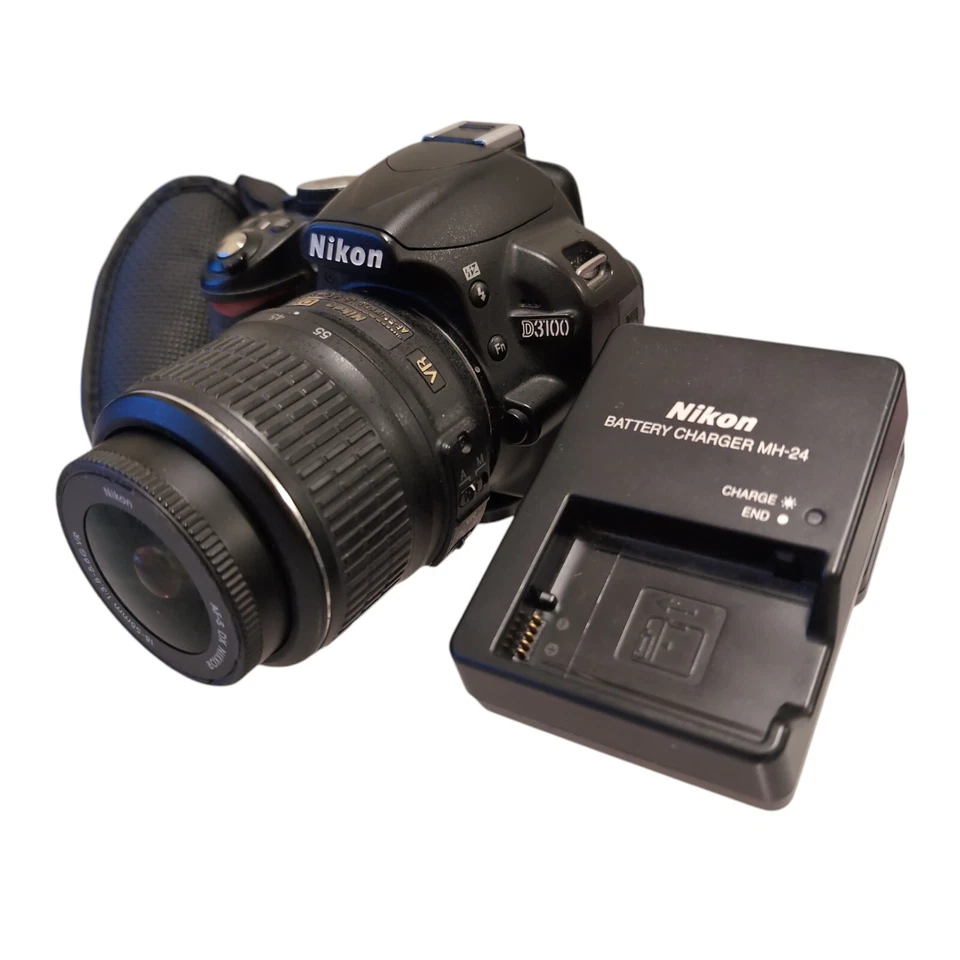 Nikon D3100, photo 1 of 4