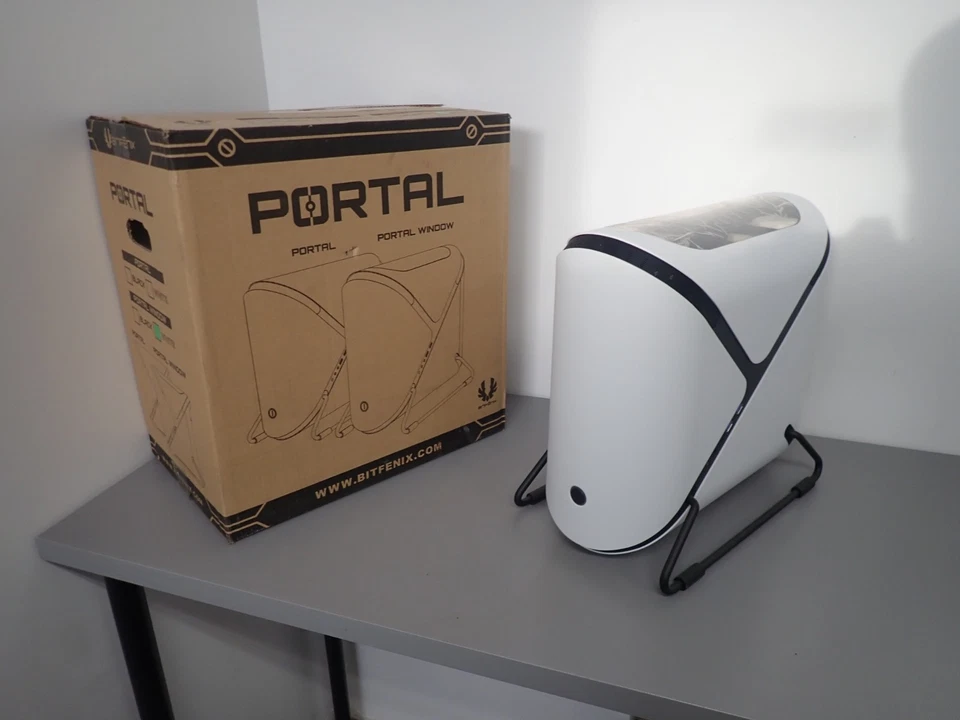 RARE - BitFenix Portal - mini ITX desktop case - White - Image 3 of 4