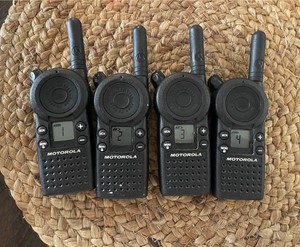 Lot Of(4) Motorola CLS1410 4 Channel UHF Two-Way Radio with charger included 
