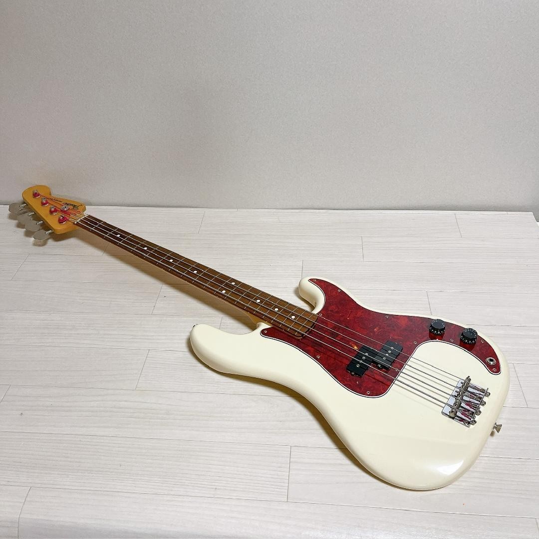 Fender Japan Precision Bass MIJ White